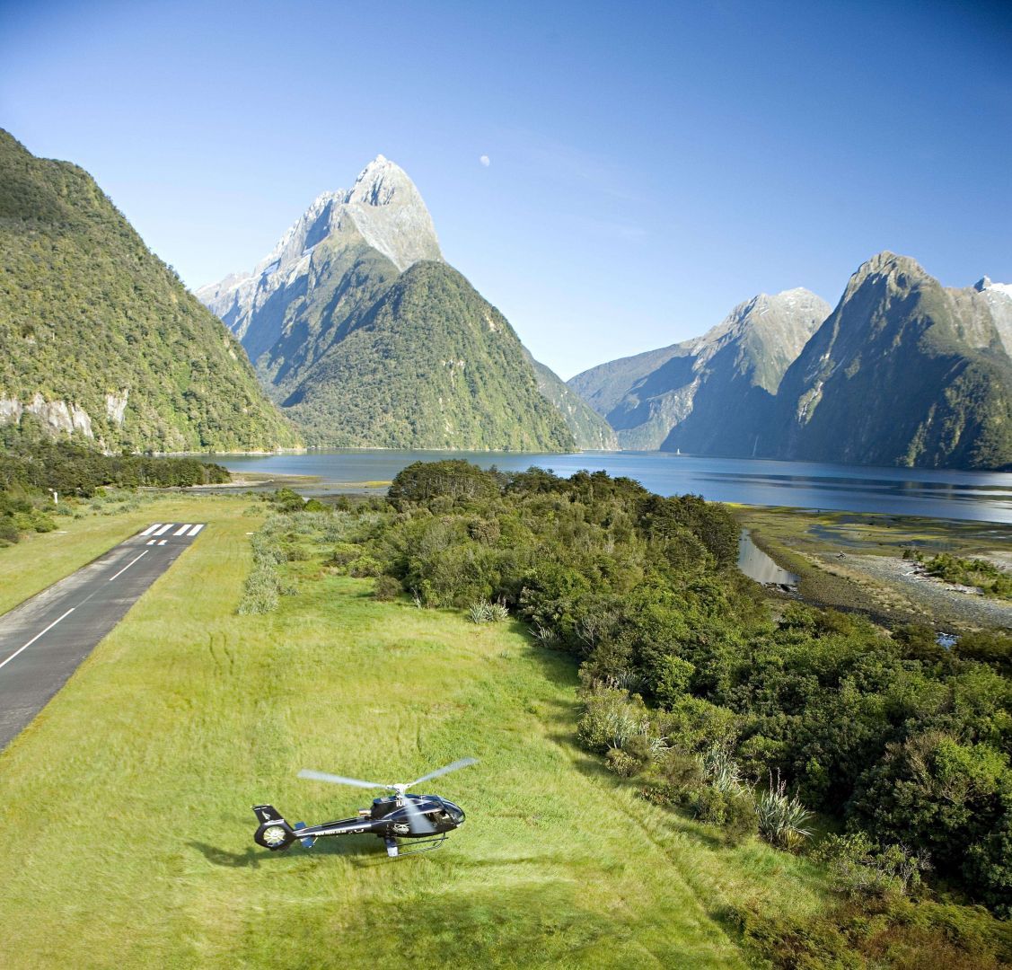 milford sound coach cruise helicopter